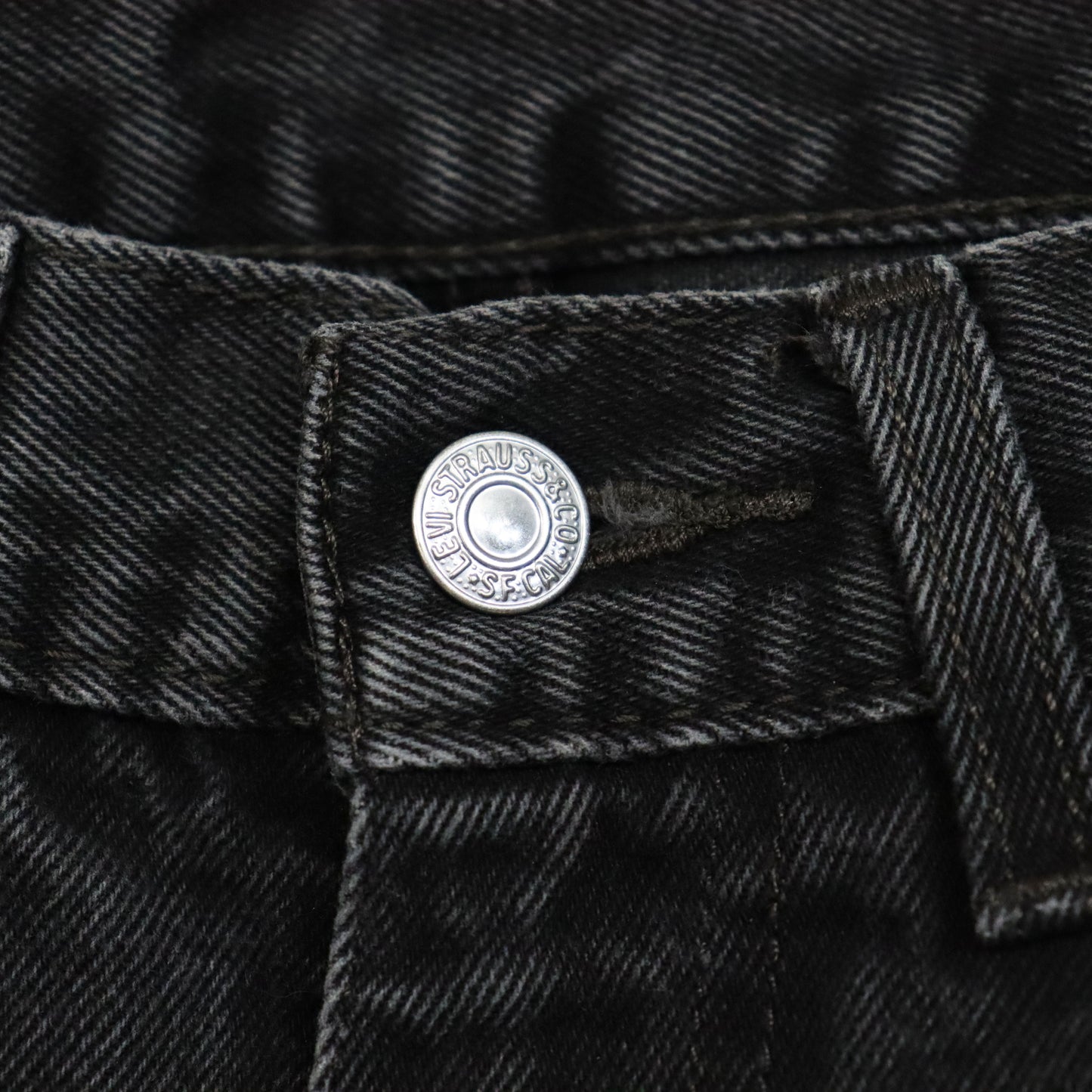 used : (Levi's) 505 Black Denim Jeans / W34L36