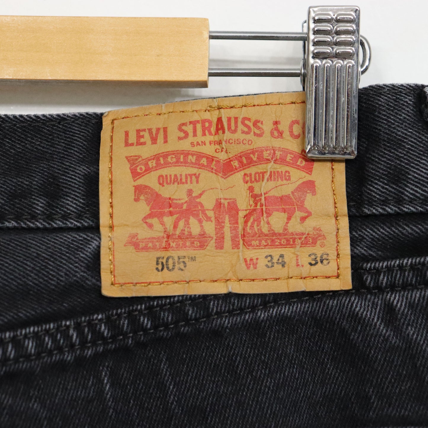 used : (Levi's) 505 Black Denim Jeans / W34L36
