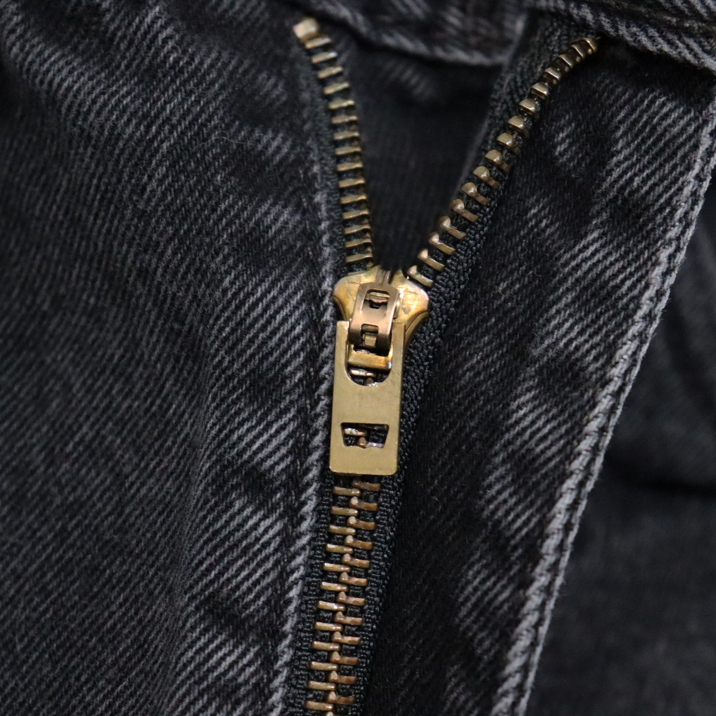 used : (Levi's) 505 Black Denim Jeans / W34L36