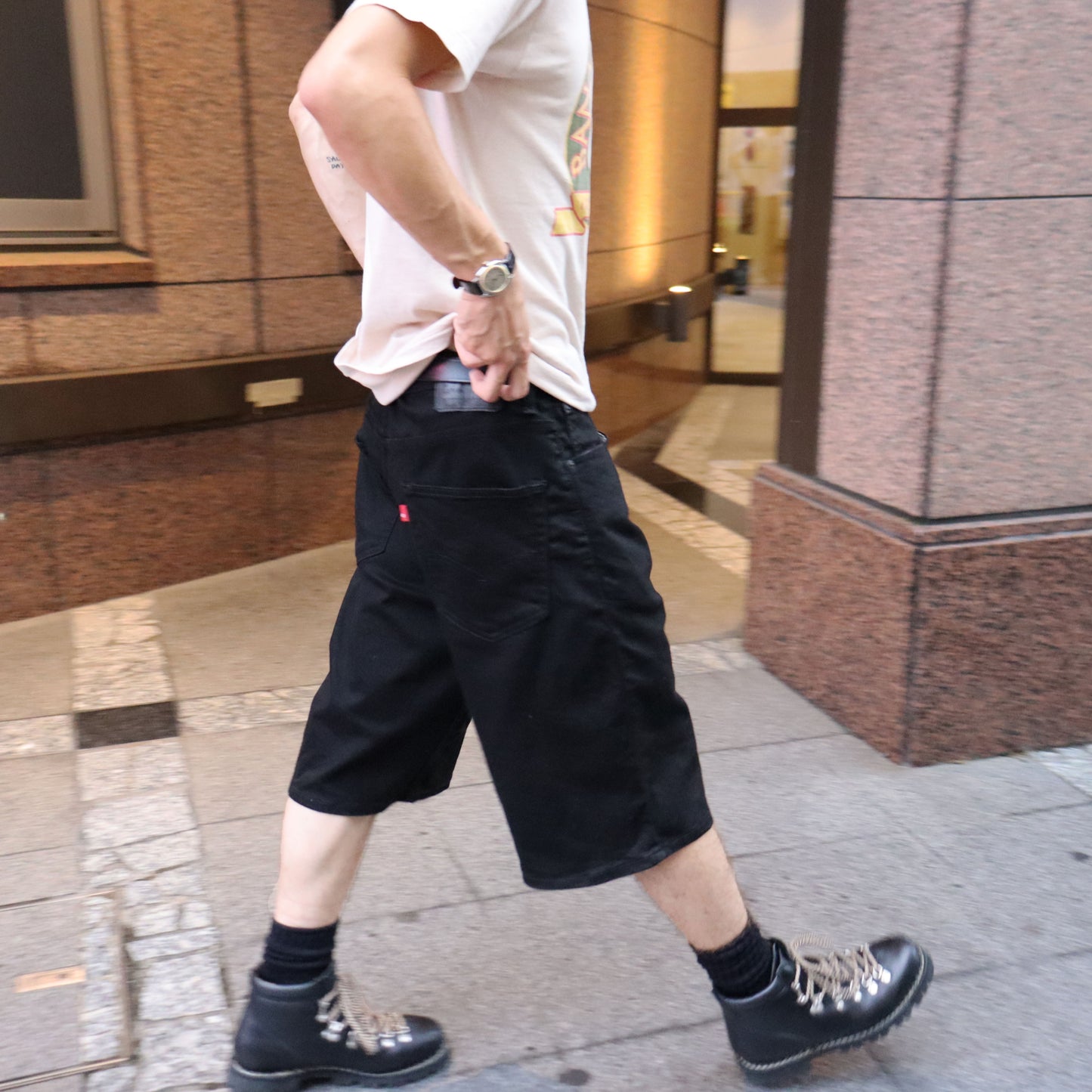 used : (levis) 569 Black Denim Short / W34
