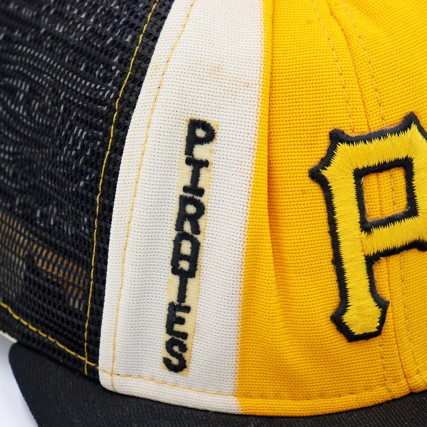 used : (Lucky Stripes) PIT Pirates Mesh Cap 1970s (F)