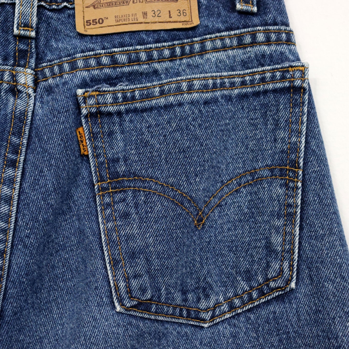 used : (Levi's) 550 Blue Denim Jeans / W32L36