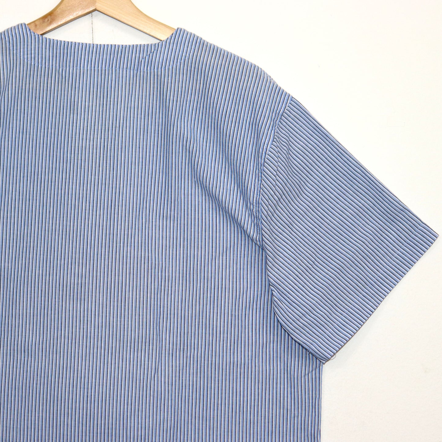 used : (Fruit of the Loom) Collarless Striped Shirt