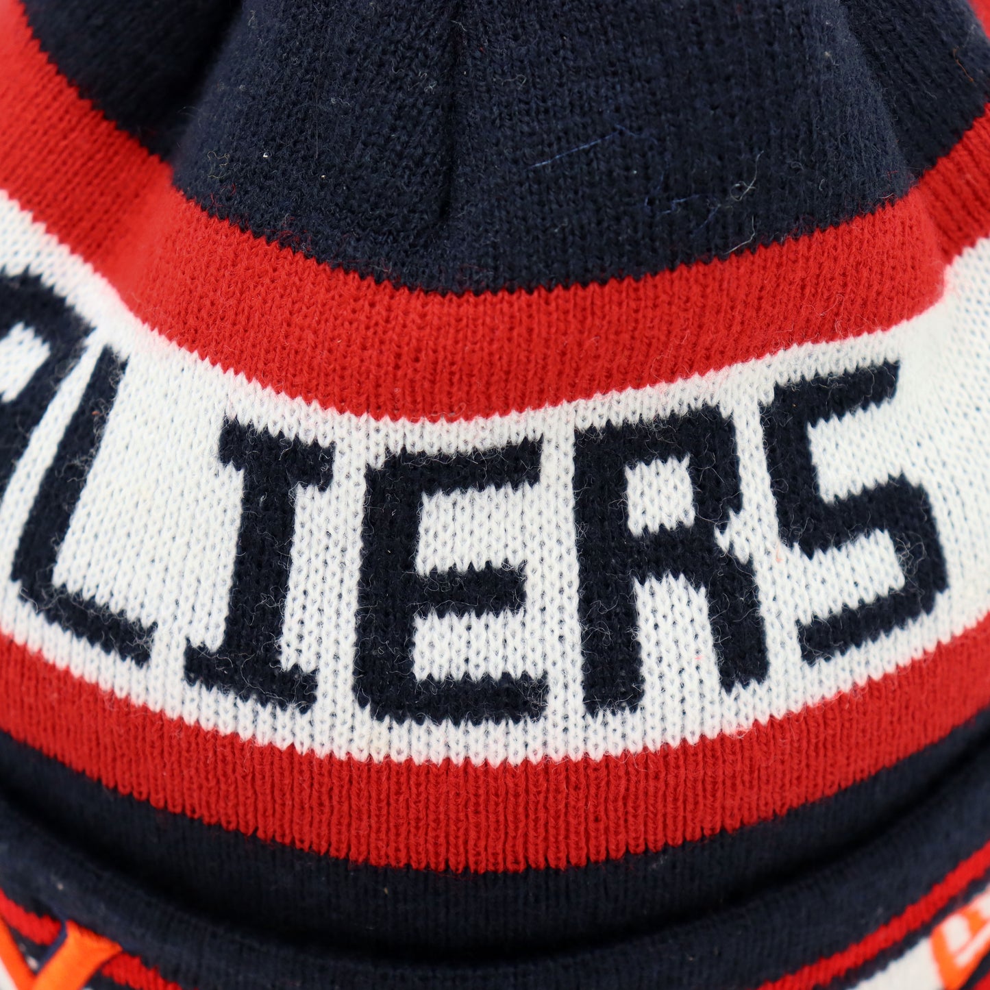 used :  (Newera) Virginia Cavaliers Pom Knit Beanie (F)