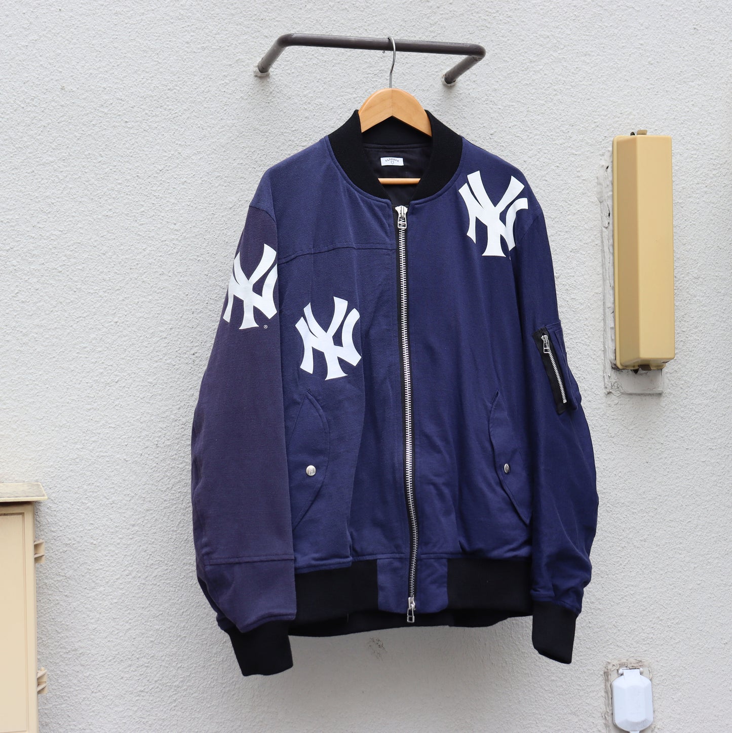 OLD PARK :  Flight Jacket Tee - Yankees