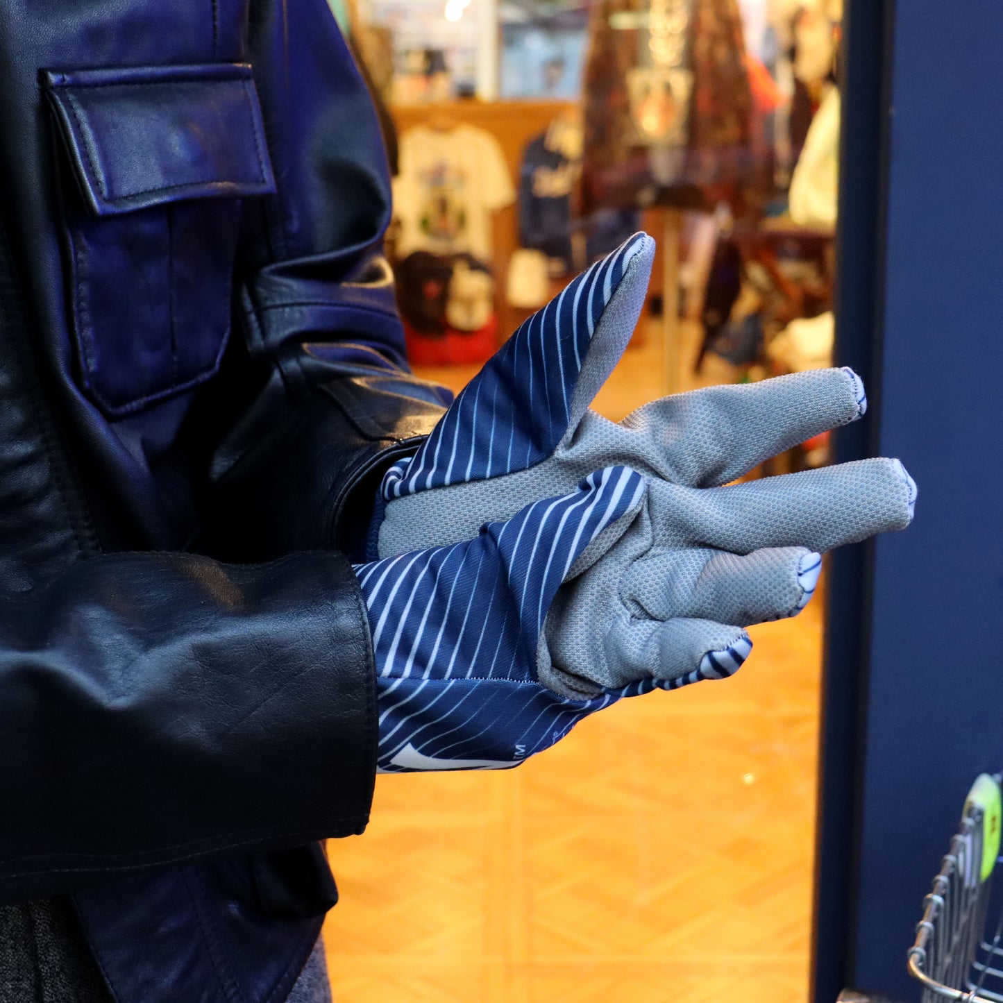 WinCraft： Team Sport Utility Gloves