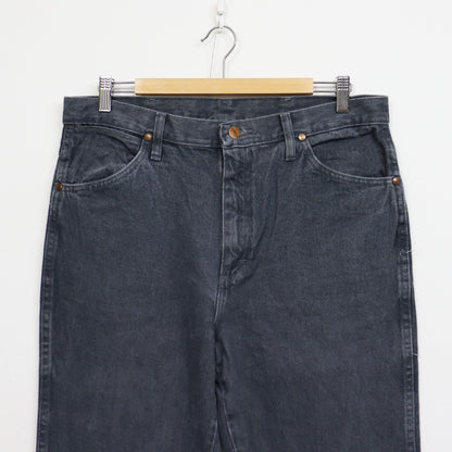 used: (Wrangler) 936CHG Black Denim Jeans / W34L32