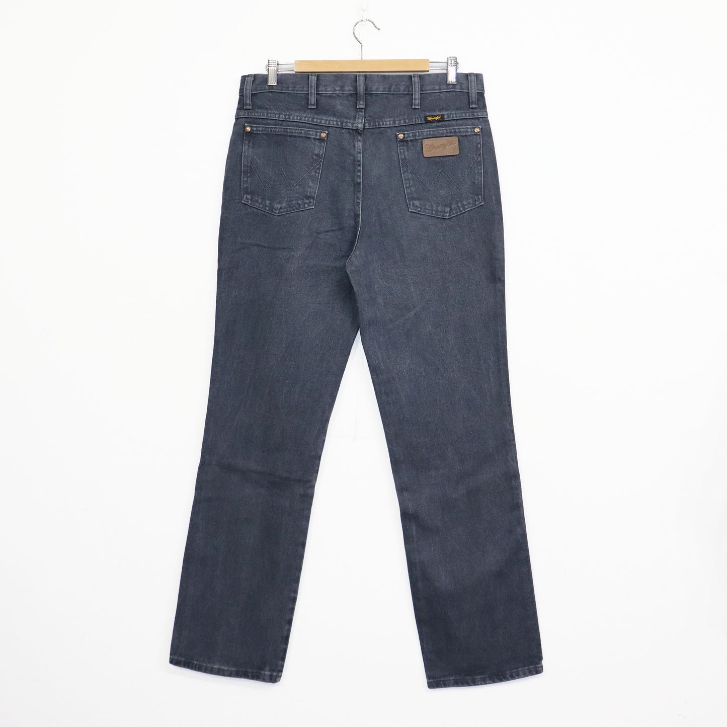 used: (Wrangler) 936CHG Black Denim Jeans / W34L32