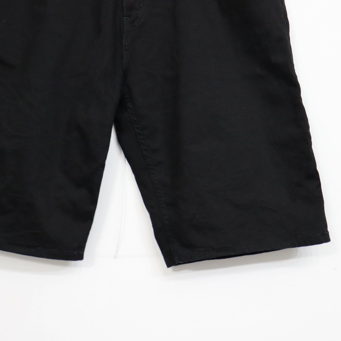 used : (levis) 569 Black Denim Short / W34