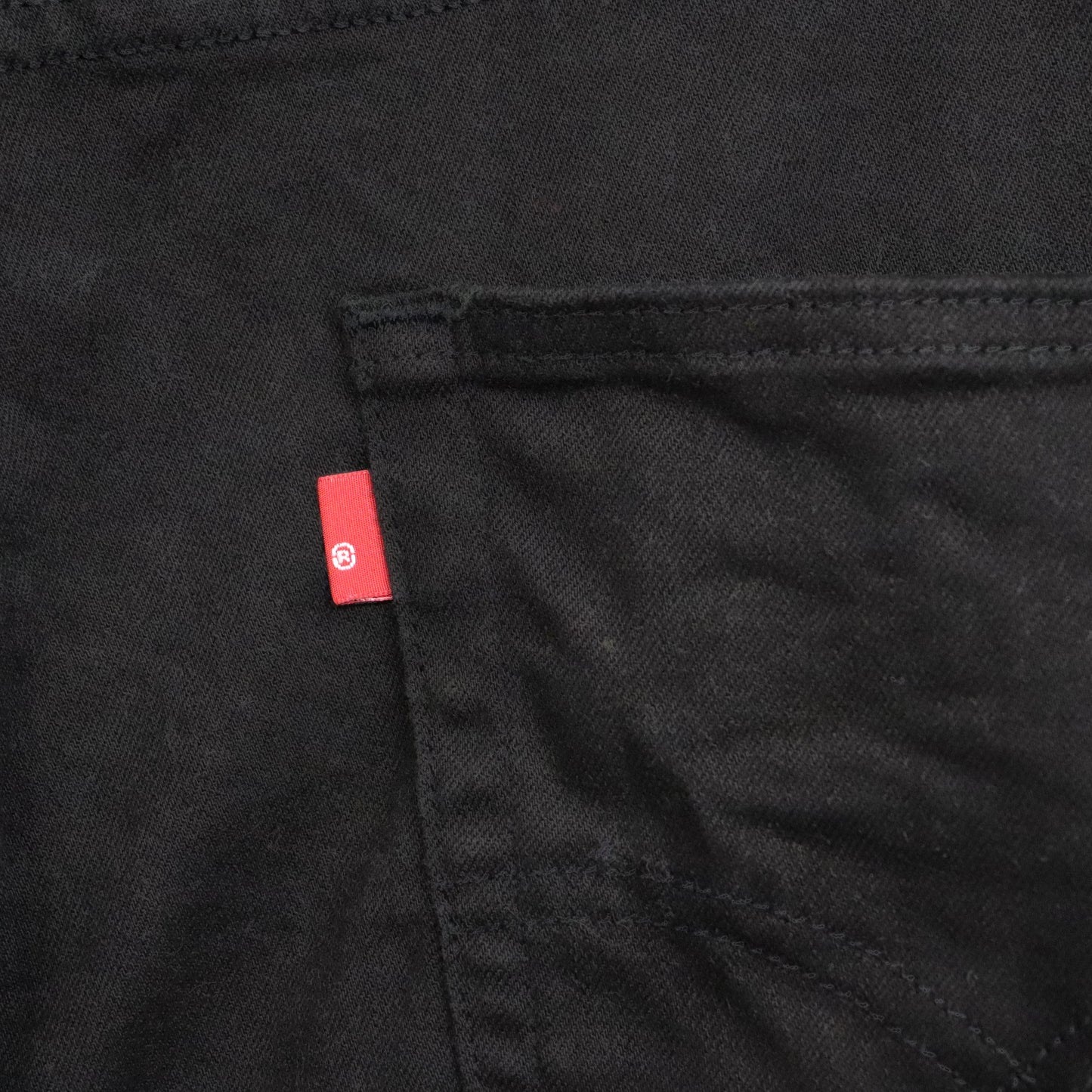 used : (levis) 569 Black Denim Short / W34