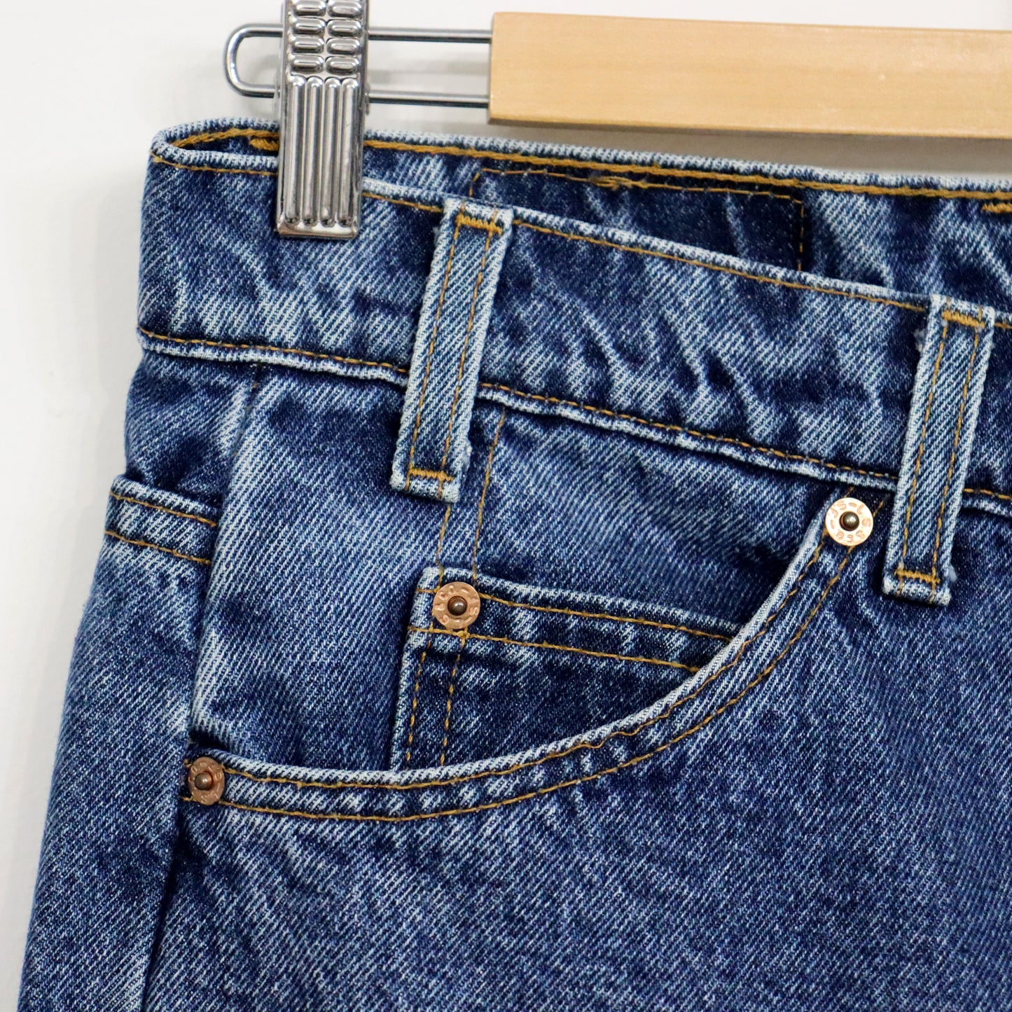 used : (Levi's) 550 Blue Denim Jeans / W32L36