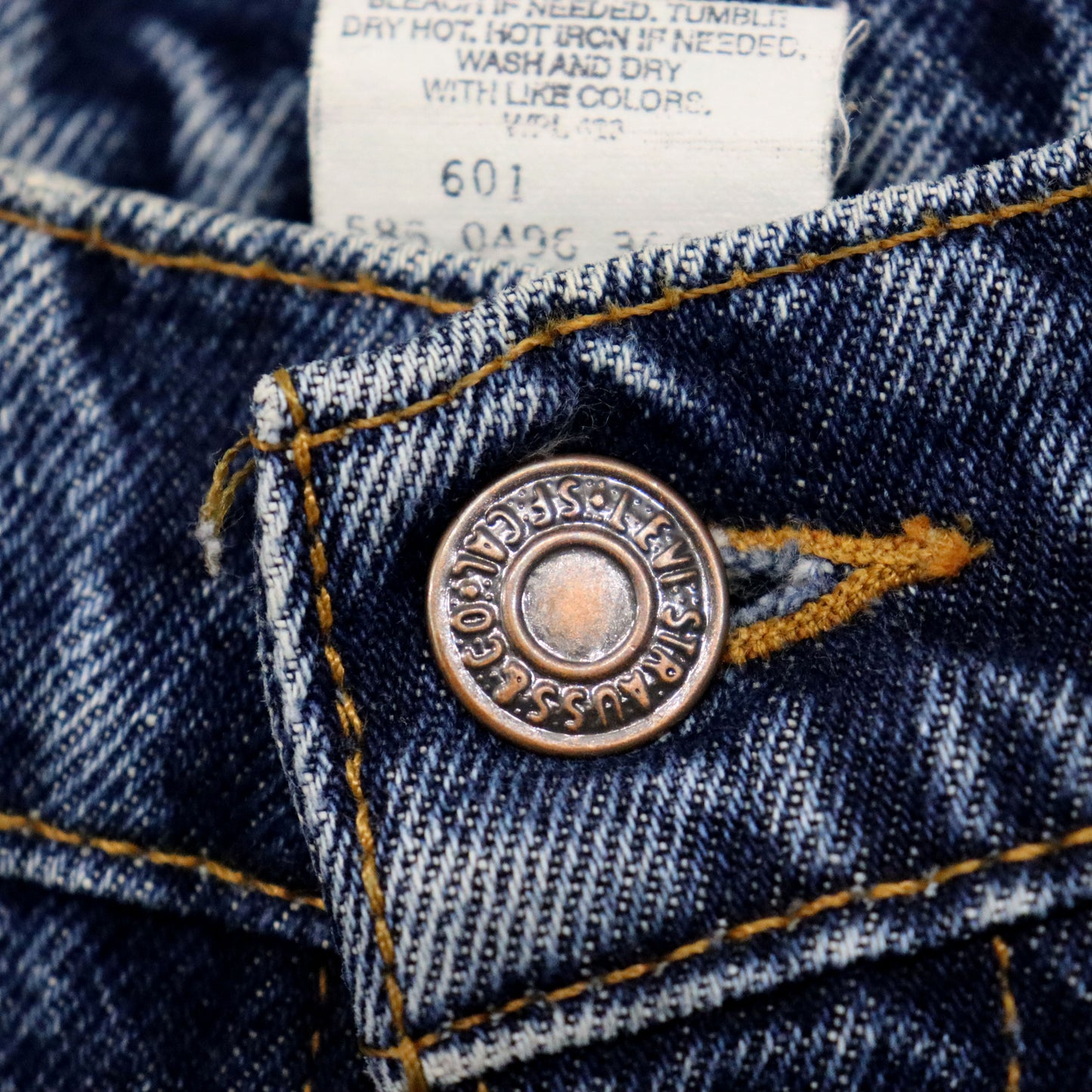 used : (Levi's) 550 Blue Denim Jeans / W32L36