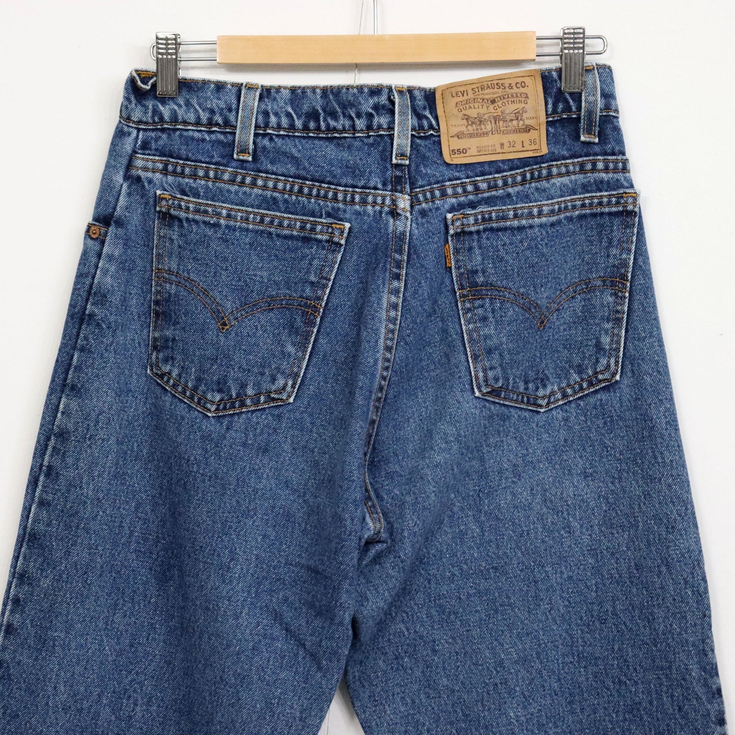 used : (Levi's) 550 Blue Denim Jeans / W32L36