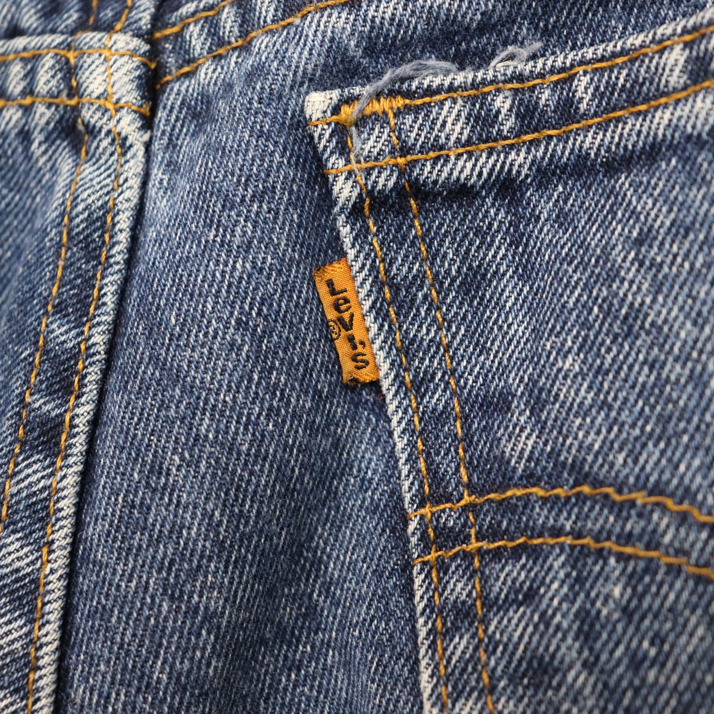 used : (Levi's) 550 Blue Denim Jeans / W32L36