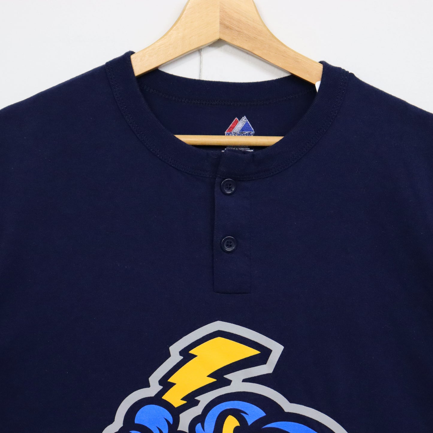 used : (Majestic) Thunder Minor League Henley S/S Tee