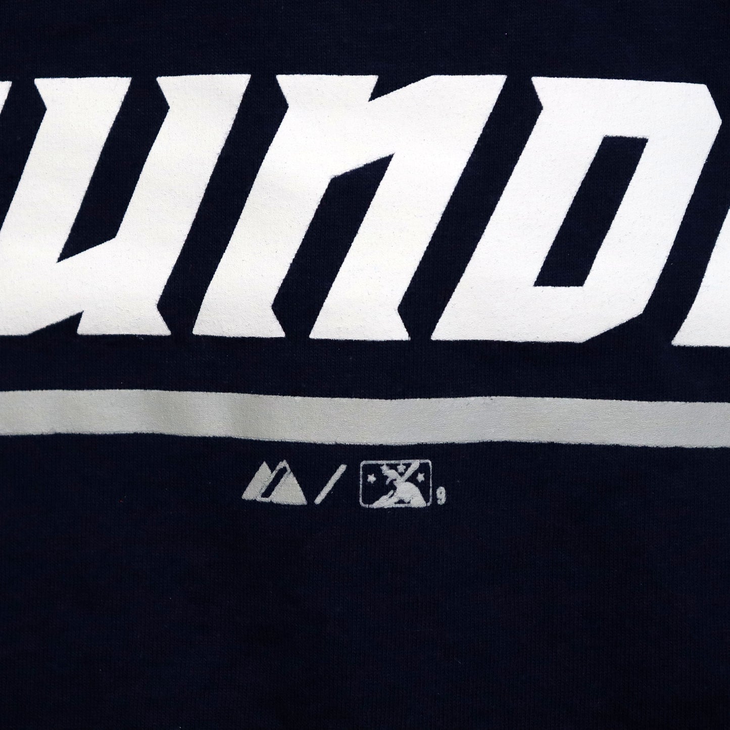 used : (Majestic) Thunder Minor League Henley S/S Tee