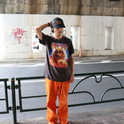 Used: "KISS" Tee