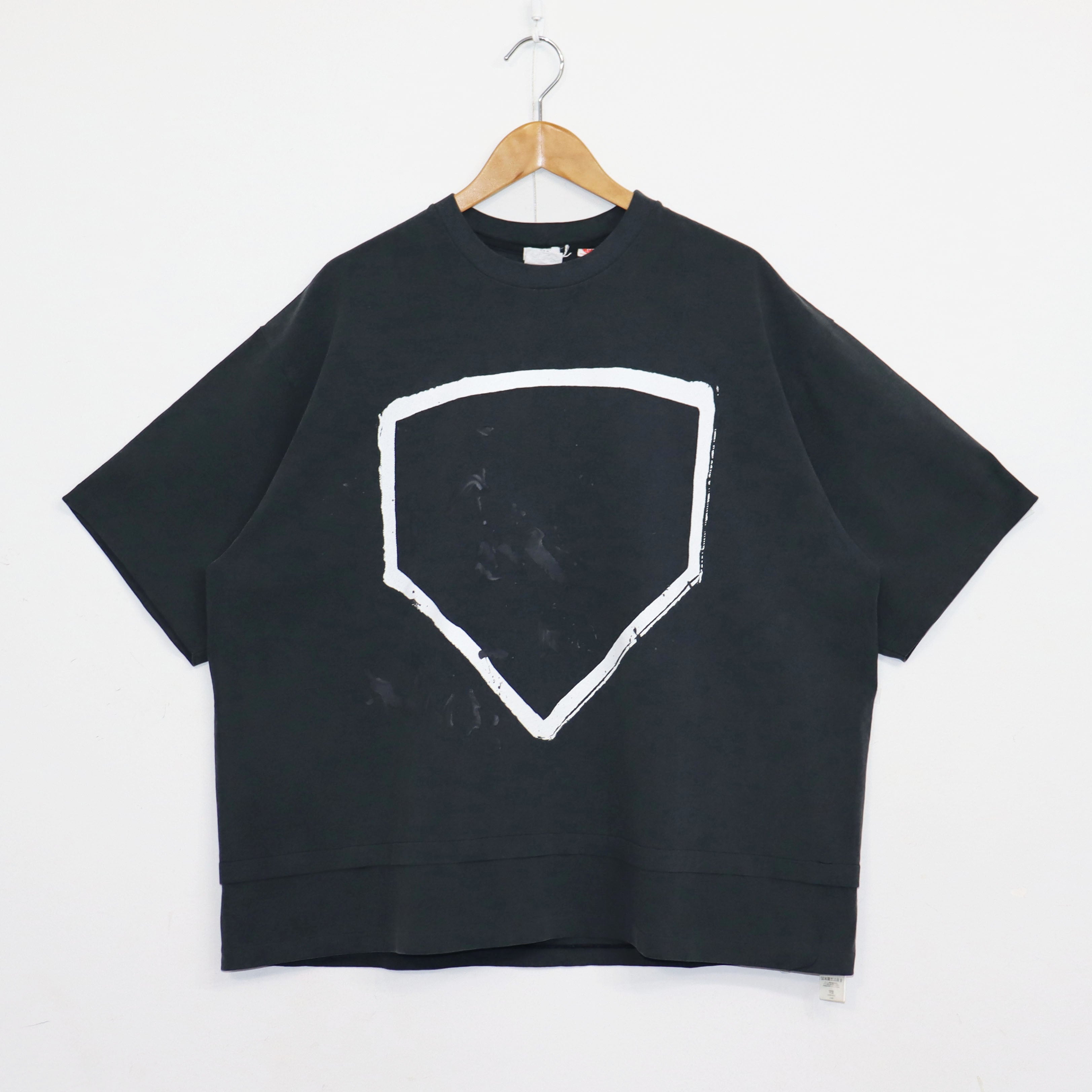 OLD PARK : HOME PLATE TEE - BLACK 1 – TAMANIWA