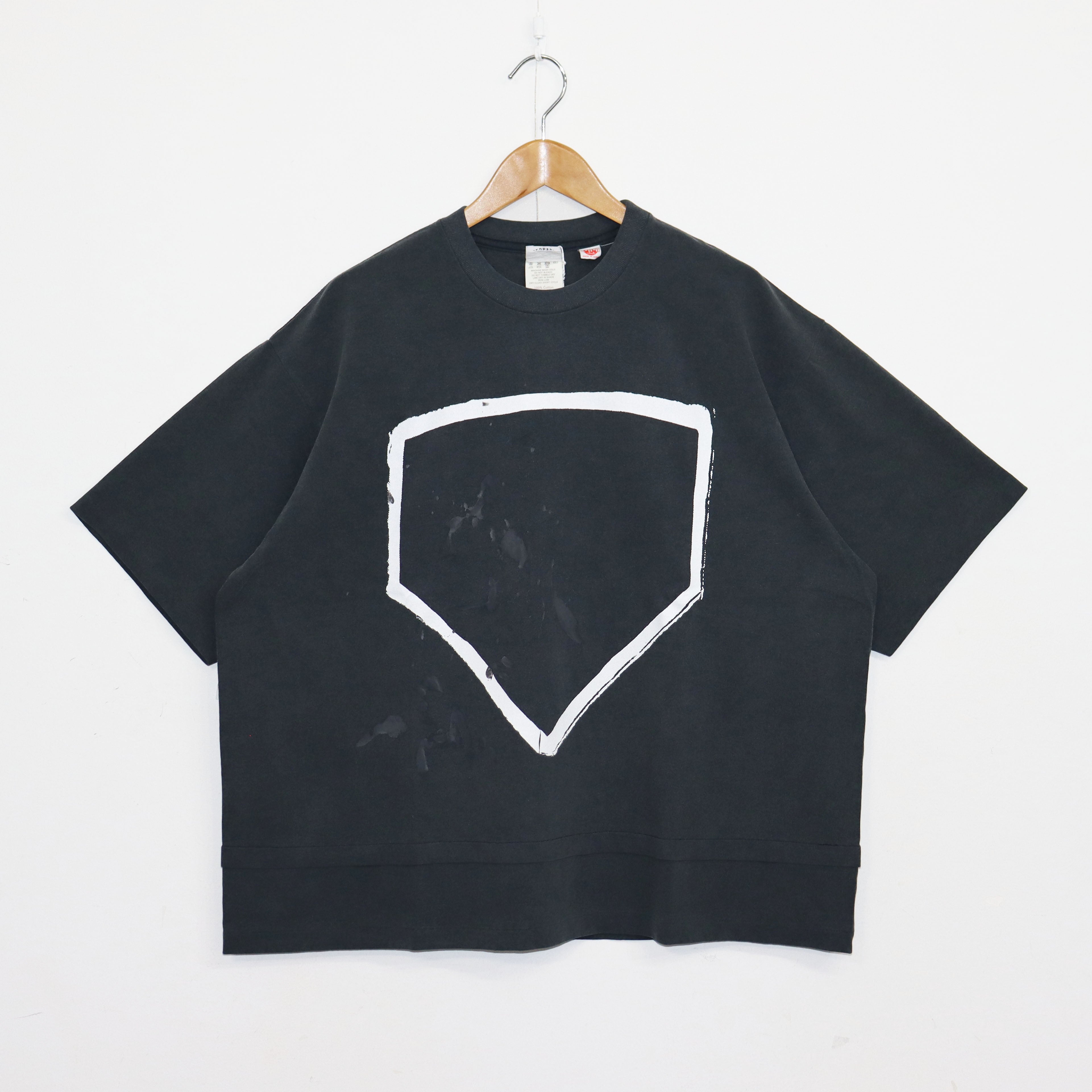 OLD PARK : HOME PLATE TEE - BLACK 2 – TAMANIWA