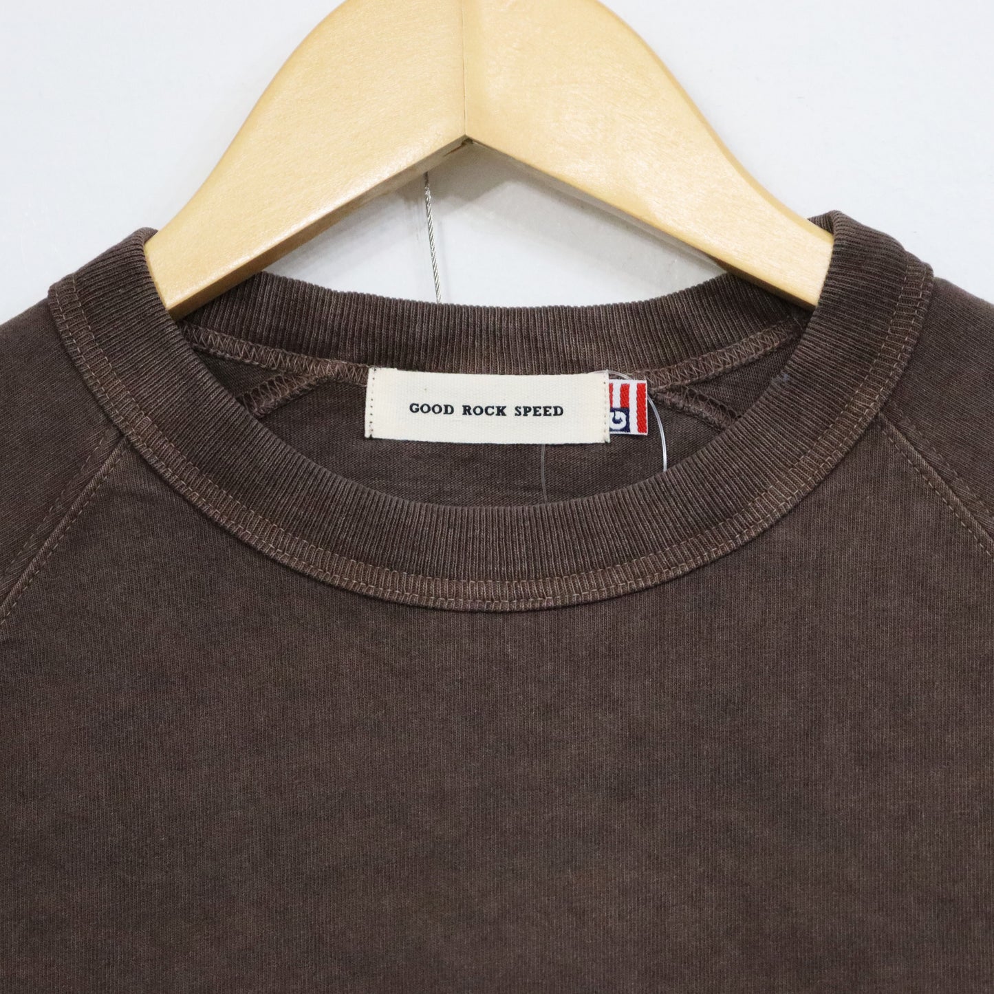 GOOD ROCK SPEED： BROWN RAGLAN SLEEVE T-SHIRT