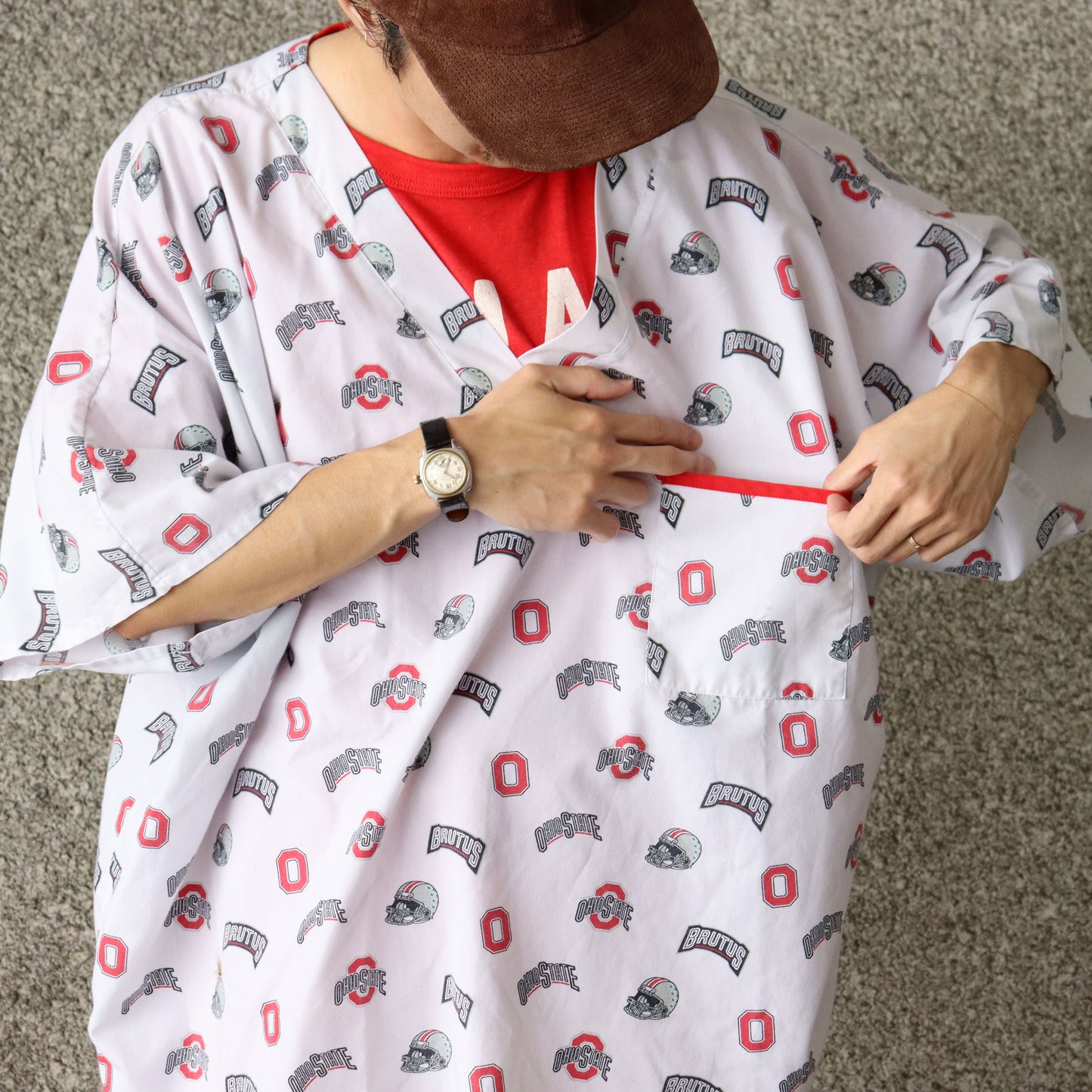 used : (Dudz) Ohio State Football V-neck Pullover Shirt