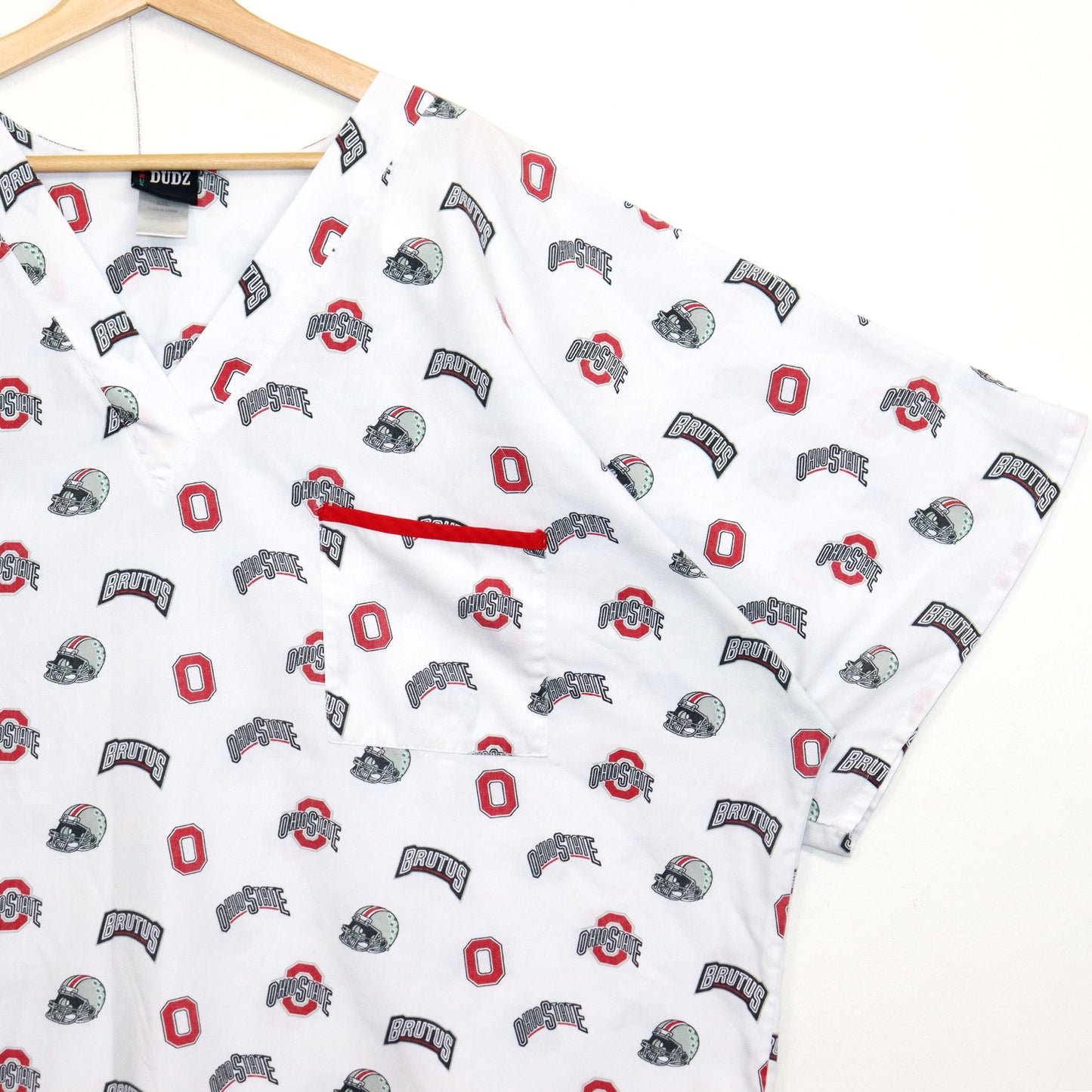 used : (Dudz) Ohio State Football V-neck Pullover Shirt