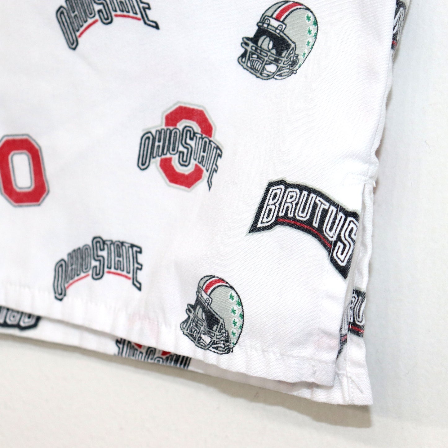 used : (Dudz) Ohio State Football V-neck Pullover Shirt
