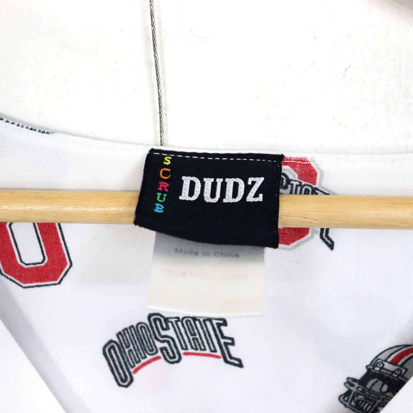 used : (Dudz) Ohio State Football V-neck Pullover Shirt