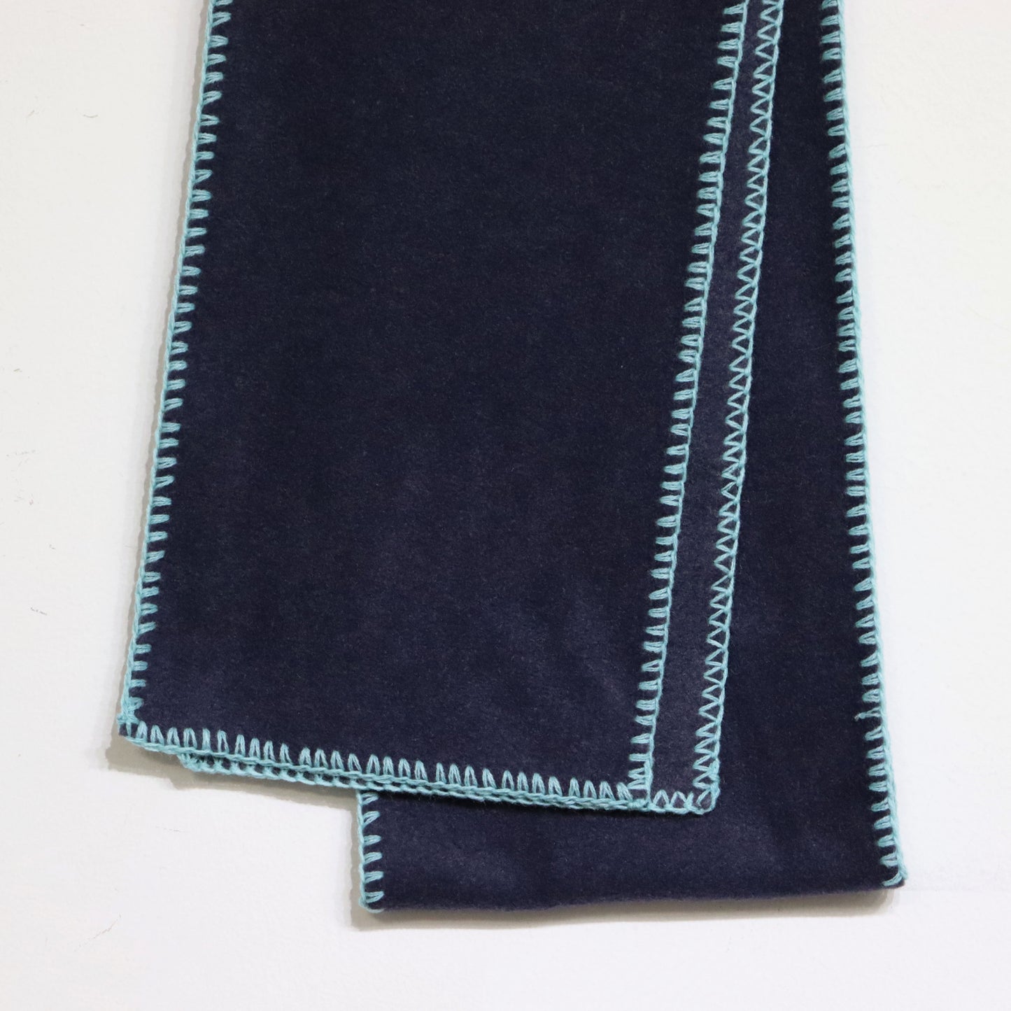 INFIELDER DESIGN : AC-143 blanket stitch fleece Muff