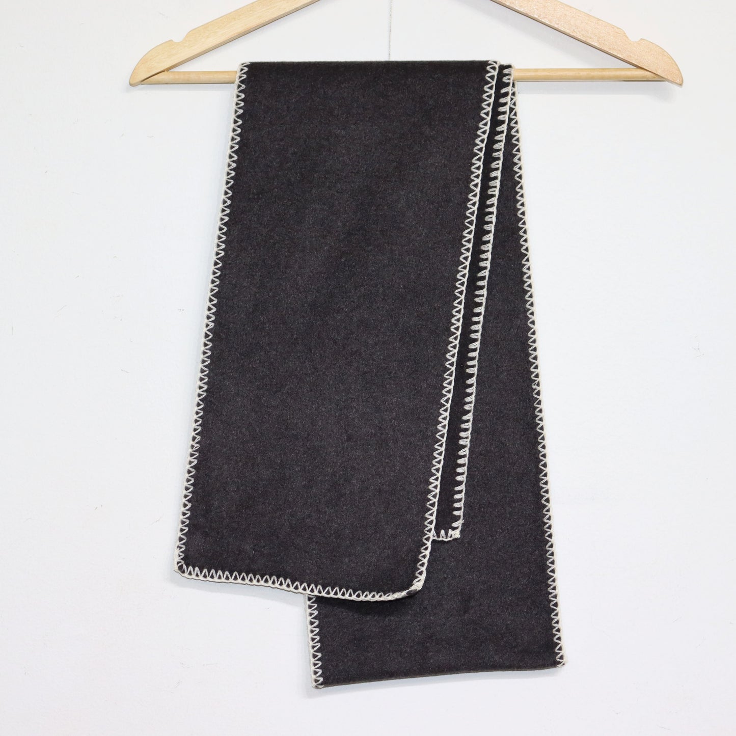 INFIELDER DESIGN : AC-143 blanket stitch fleece Muff