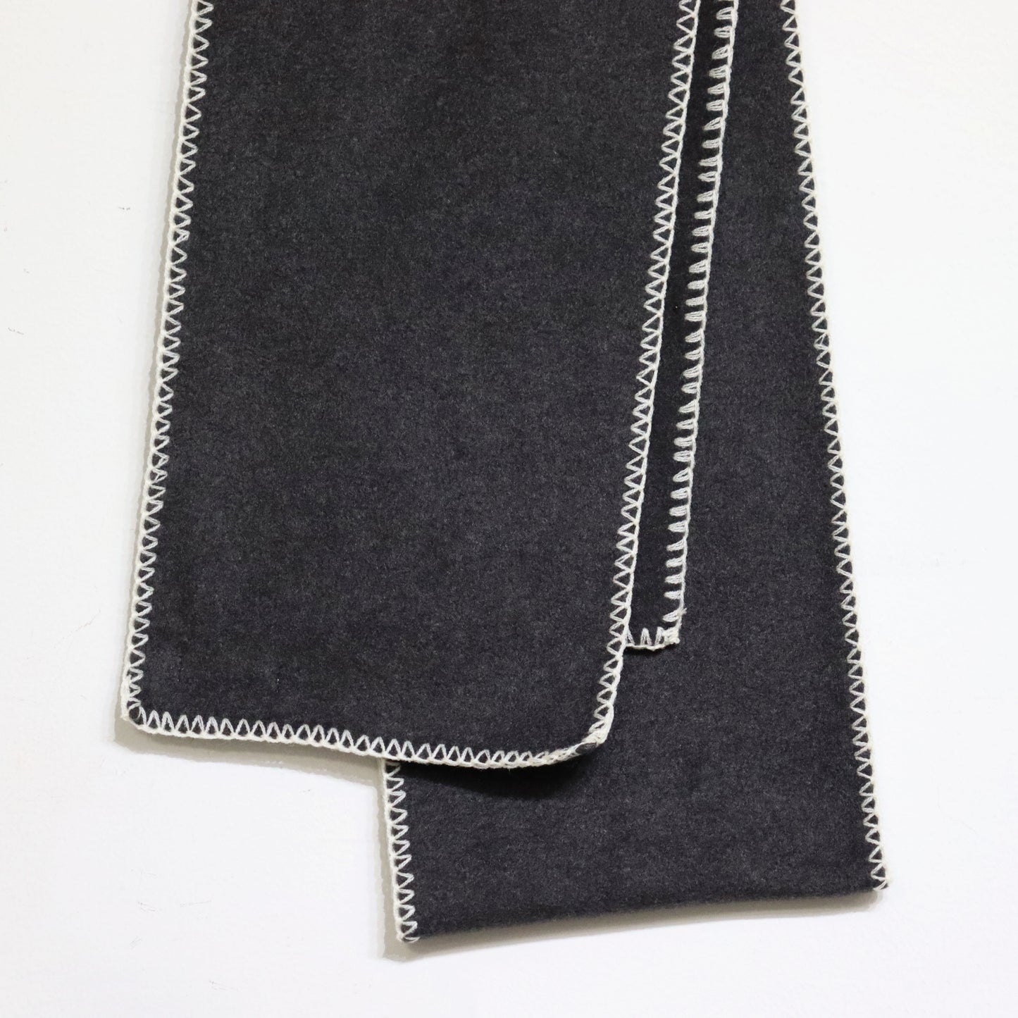 INFIELDER DESIGN : AC-143 blanket stitch fleece Muff