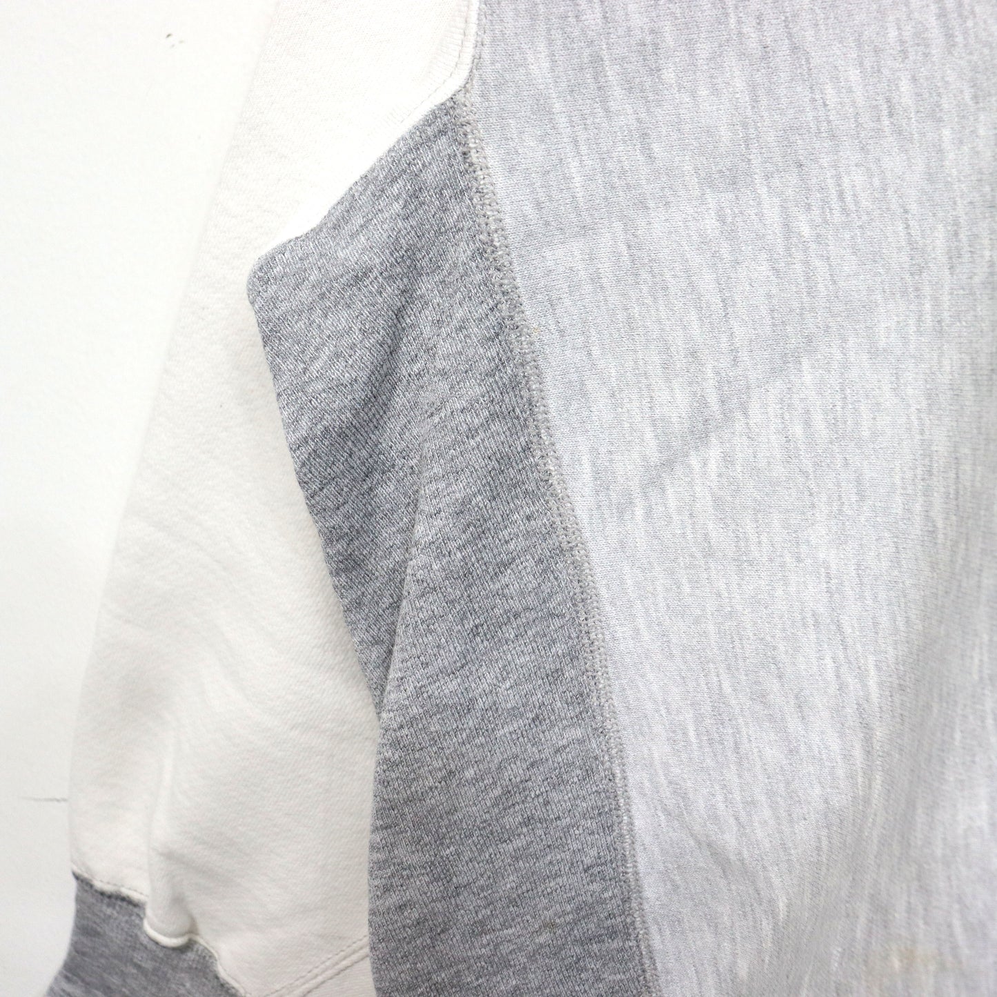 COPYCAT : NAVY L/S SWEATSHIRT (Damaged)