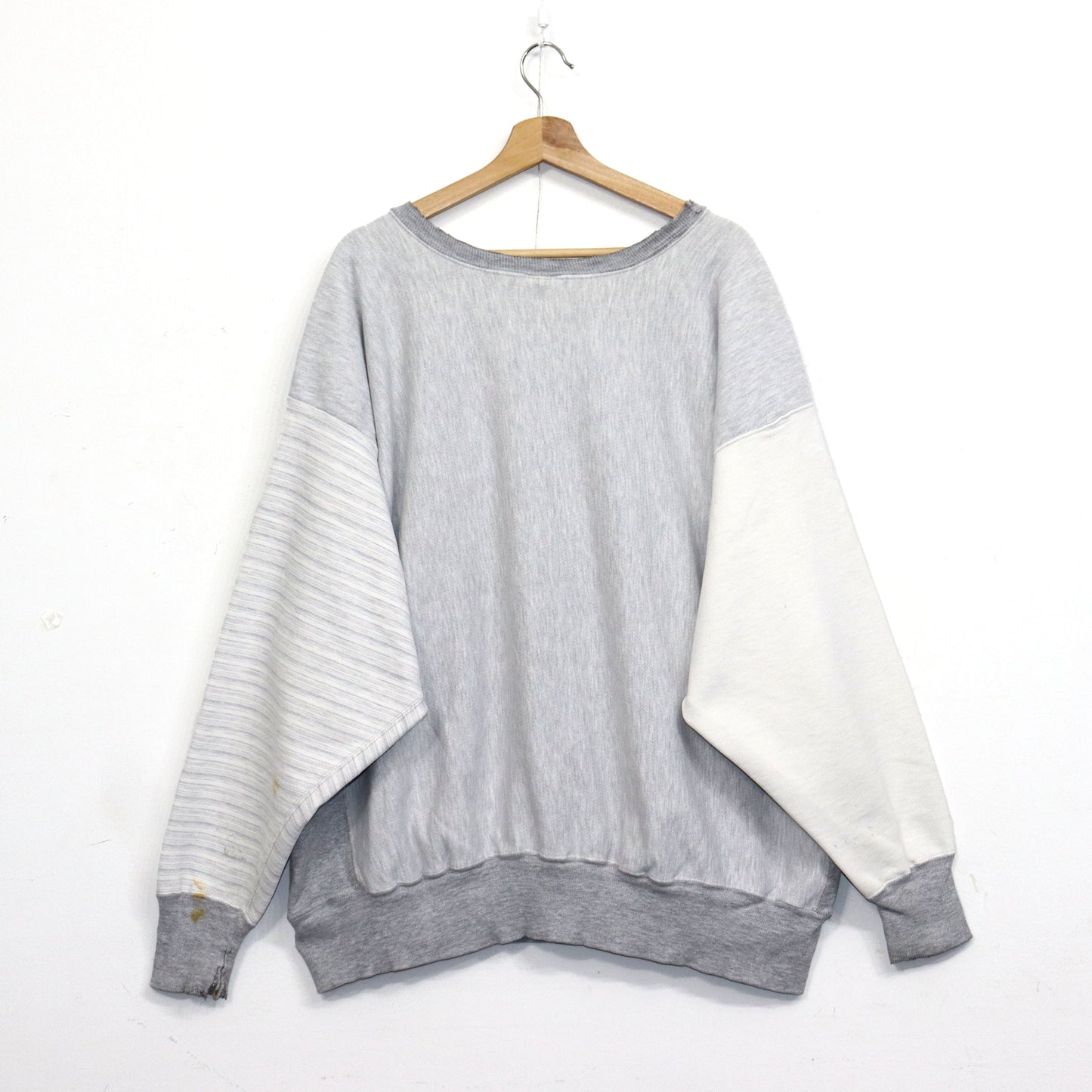 COPYCAT : NAVY L/S SWEATSHIRT (Damaged)