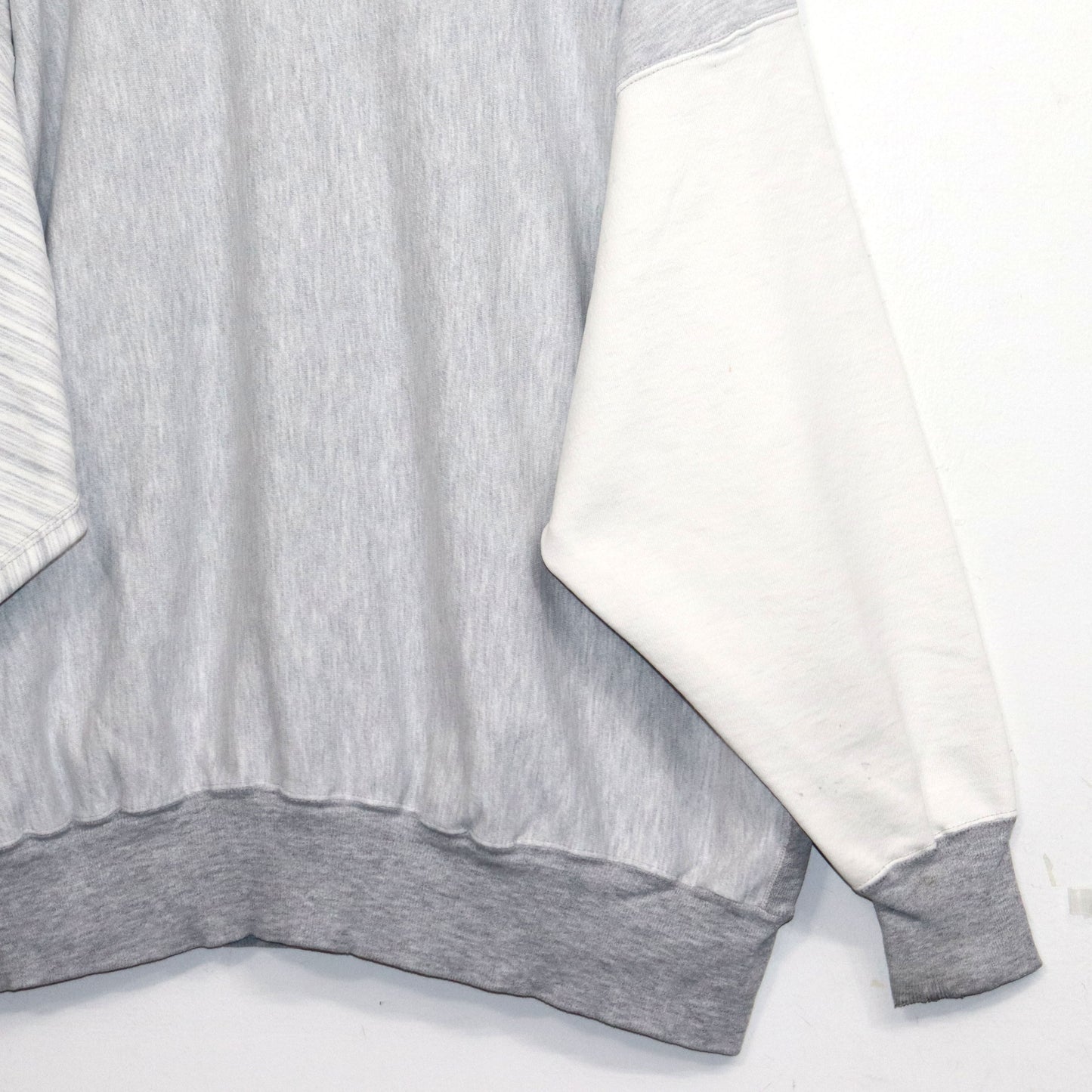 COPYCAT : NAVY L/S SWEATSHIRT (Damaged)