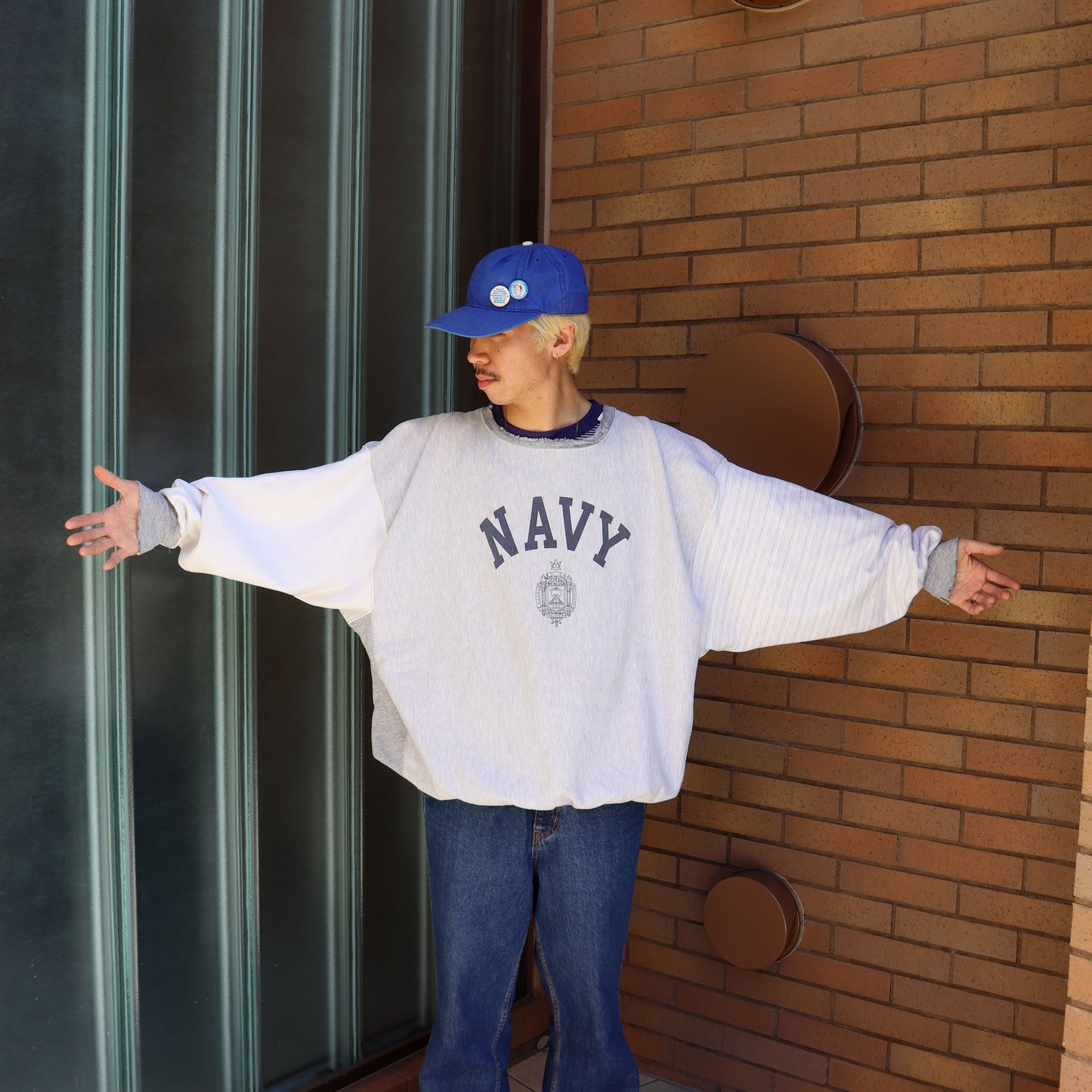 COPYCAT : NAVY L/S SWEATSHIRT (Damaged)