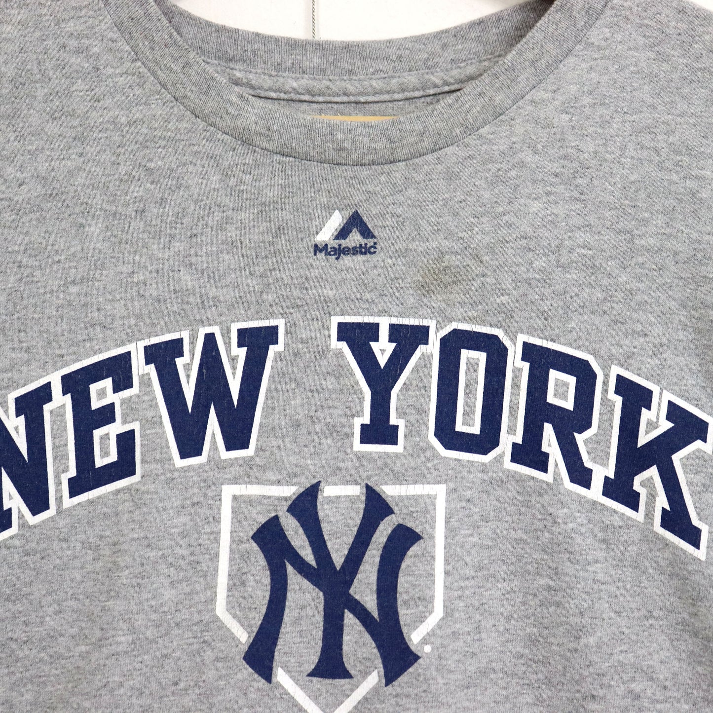 used : (Majestic) NY Yankees Logo Tee