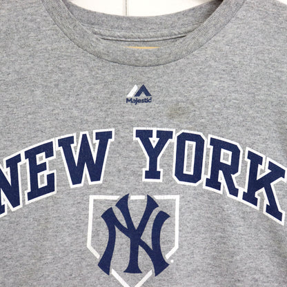 used : (Majestic) NY Yankees Logo Tee