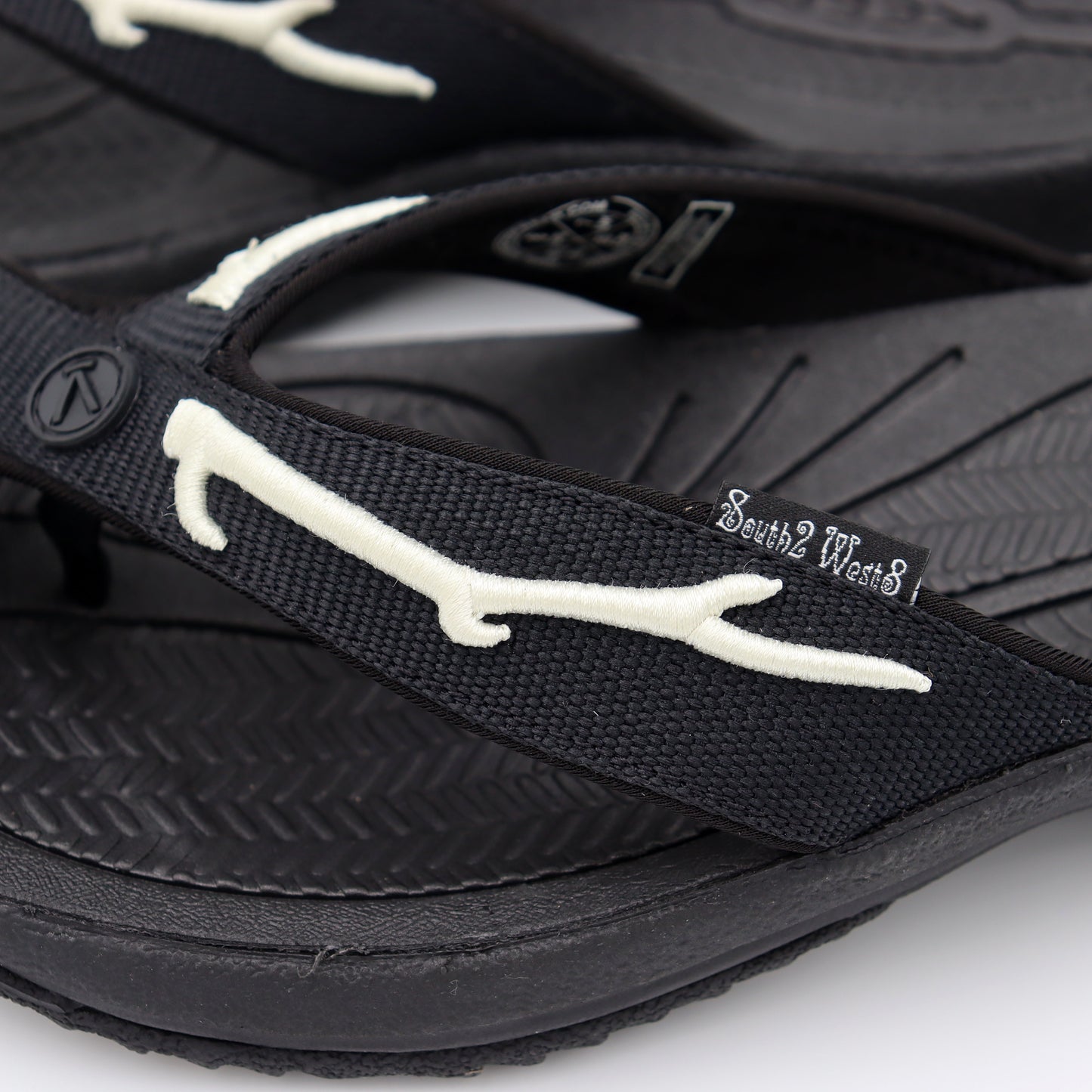 South2West8 x KEEN: WAIMEA H2 - Deer Horn Emb.
