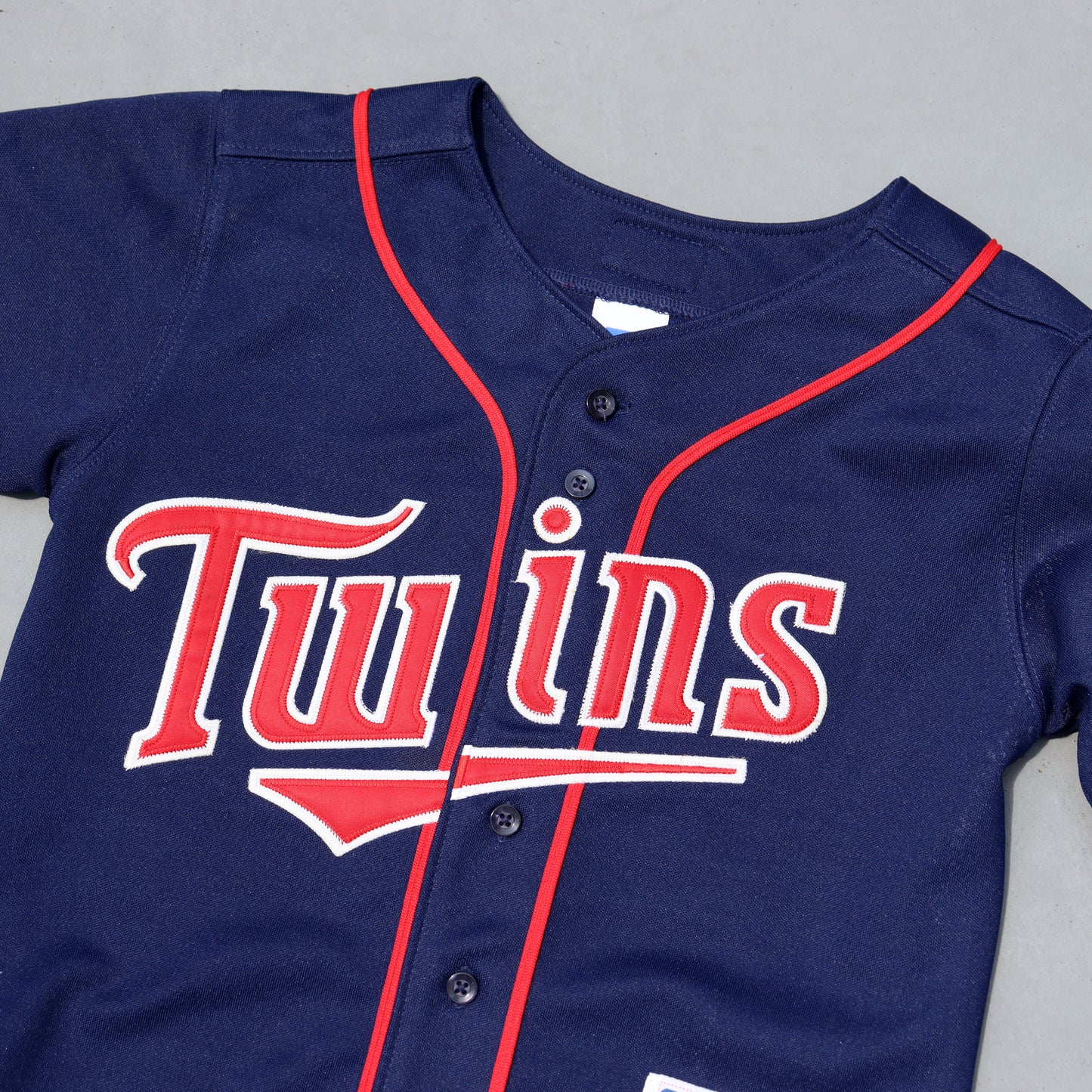 used : (Russell) Kids Twins #14 HRBEK Uniform (K)